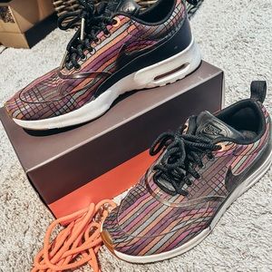 Nike AirMax size 6.5